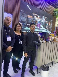 elementos de hospitalidade e buffet, ampliando o conforto do público