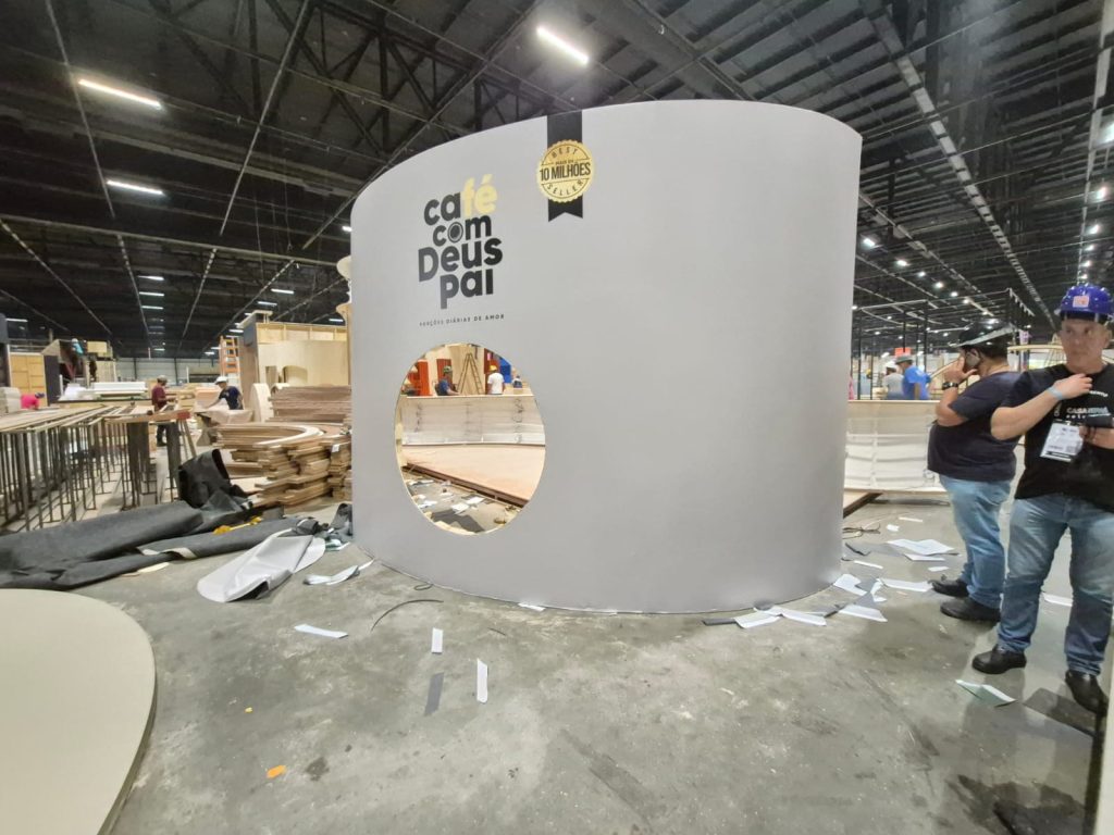 Café com Deus Pai estará na Bienal do Livro com estande montado pela Casanova Soluções